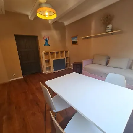 דירה Guest In Private By Airport, Shared Bath, Non-smoking, Contactless Check-in, No Staff, Quiet Stay, Short *