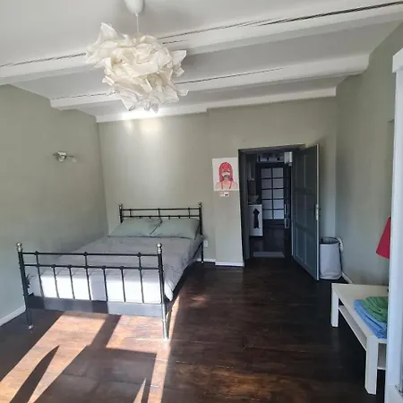 Guest In Private By Airport, Shared Bath, Non-smoking, Contactless Check-in, No Staff, Quiet Stay, Short