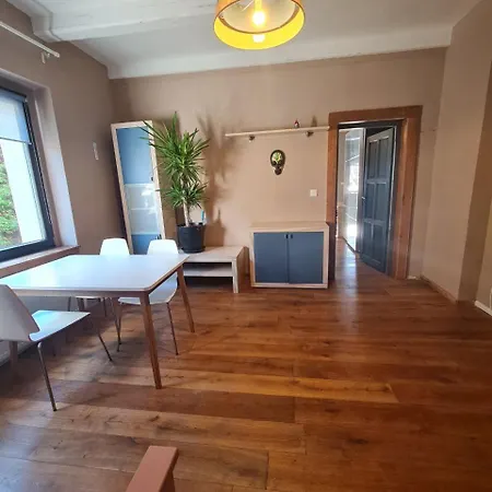 Guest In Private By Airport, Shared Bath, Non-smoking, Contactless Check-in, No Staff, Quiet Stay, Short