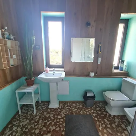 Apartament Guest In Private By Airport, Shared Bath, Non-smoking, Contactless Check-in, No Staff, Quiet Stay, Short *