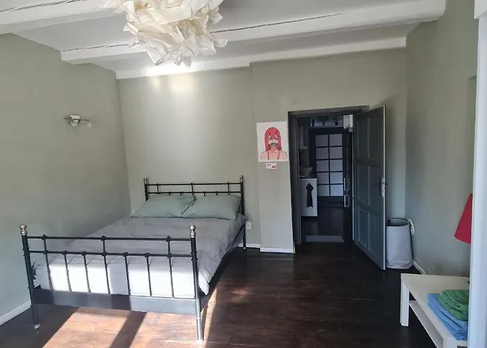 Guest In Private By Airport, Shared Bath, Non-smoking, Contactless Check-in, No Staff, Quiet Stay, Short