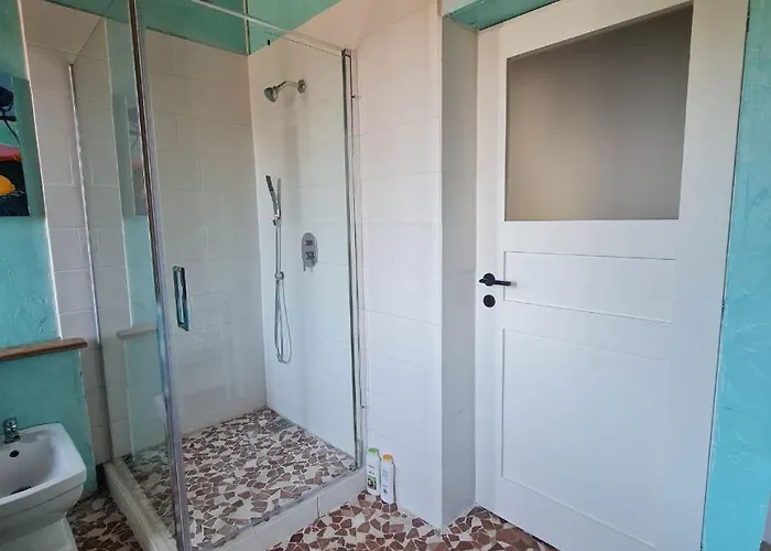 Apartamento Guest In Private By Airport, Shared Bath, Non-smoking, Contactless Check-in, No Staff, Quiet Stay, Short *